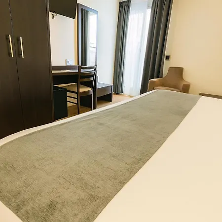 Vtz Plaza Espana Отель 2*